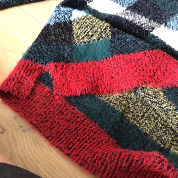 Long Sleeve sweater, hip length, crew neck. - Picture 2 of 7